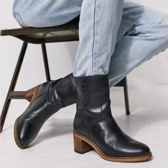 Free People Tabby Black Leather Ankle Boot Women’s  Size EU 39.5 /US 9 - Picture 1 of 10